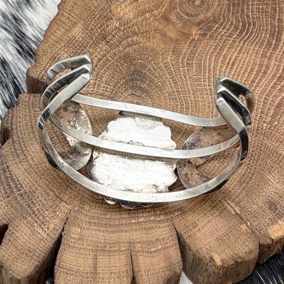 1980s Native American NAVAJO Sterling & Turquoise Cuff Bracelet Double Leaves - Picture 4 of 5